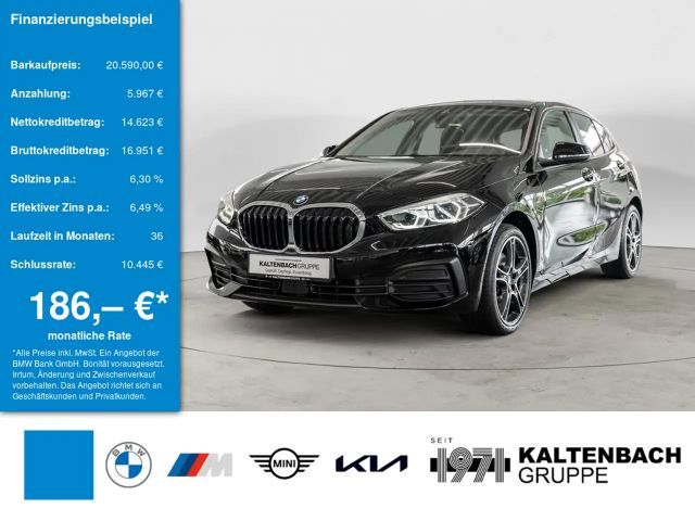 BMW 118 i Advantage LED SCHEINWERFER NAVI SHZ PDC 2023 Benzine