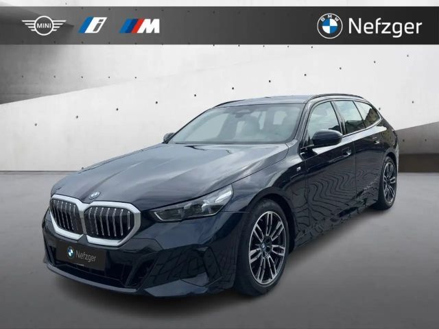 BMW 530 e Touring M Sport H&K LED Alarm M Fahrwerk Driving 2024 Hybride / Benzine