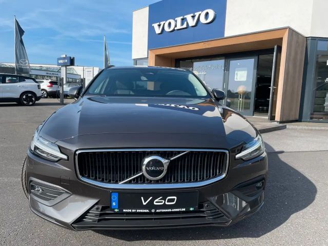 Volvo V60 B4 Core 2024 Benzine