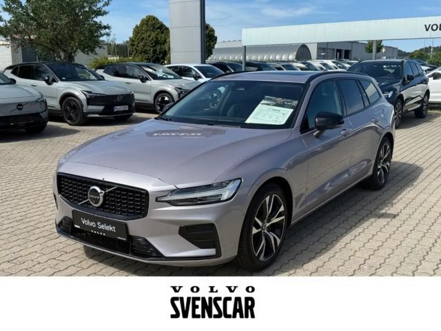 Volvo V60 Kombi Plus Dark HUD Digitales Cockpit Memory Sitze 2025 Benzine