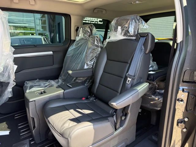 Peugeot Traveller