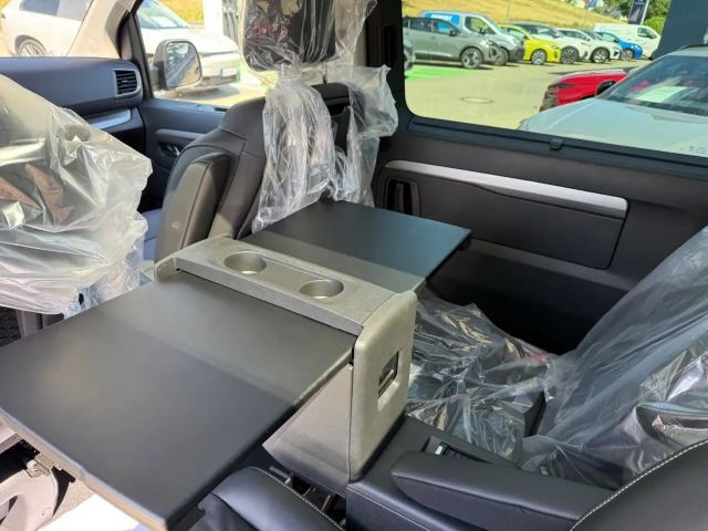 Peugeot Traveller