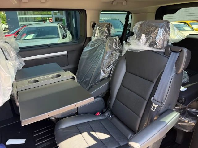 Peugeot Traveller