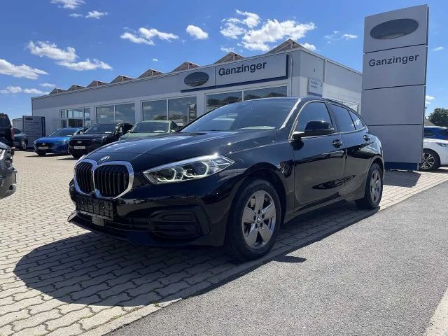 BMW 118 i Advantage Automatik 5-tg., 1. HAND+GARANTIE+LED+ 2023 Benzine