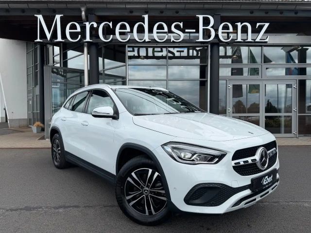 Mercedes-Benz GLA 200 d Style+Distr+AHK+RKamera+1.Hand 2023 Diesel