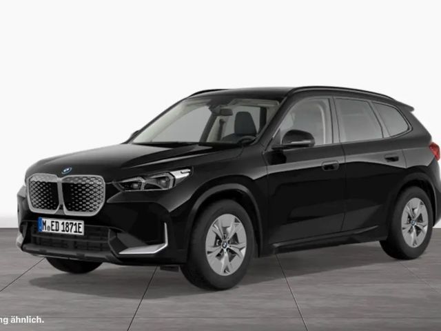 BMW iX1 xDrive30   Head-Up HK HiFi DAB LED RFK Shz 2026 Elektrisch