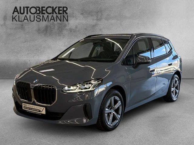 BMW 220 Active Tourer Automatik 17''NAVI LED ALARM AHK PAR 2025 Benzine