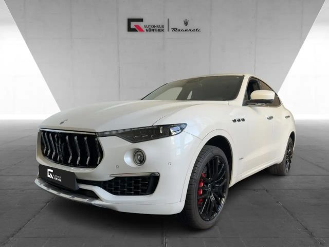 Maserati Levante GranLusso Optik - Facelift & Maserati Approved 2021 Benzine