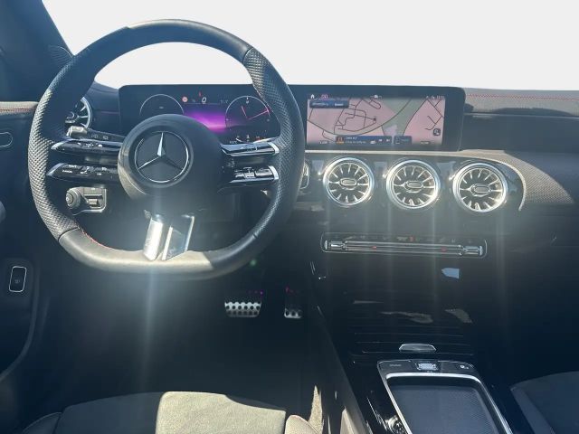 Mercedes-Benz CLA 220