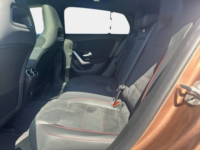 Mercedes-Benz CLA 220