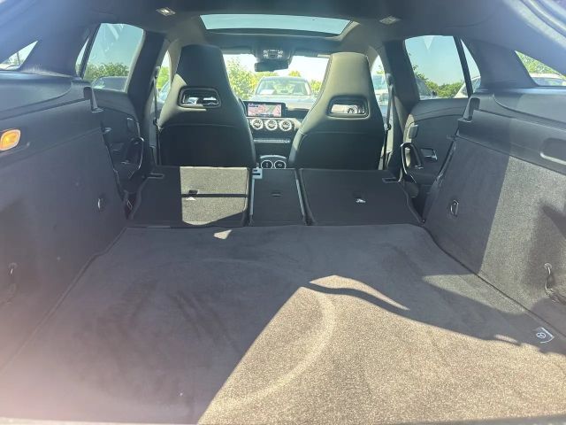 Mercedes-Benz CLA 220