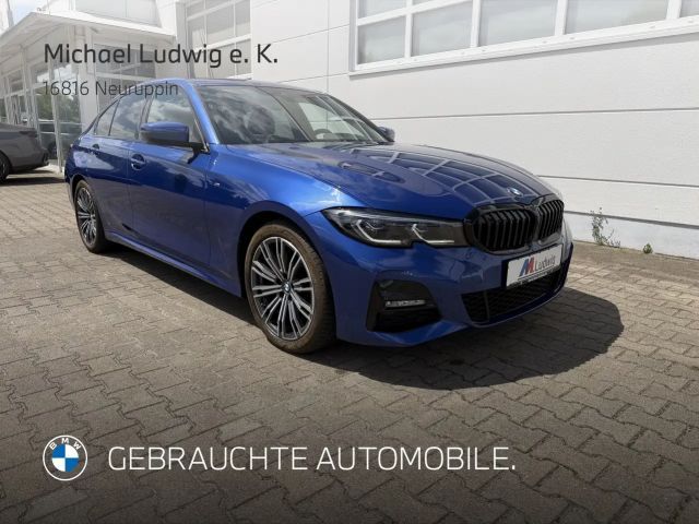 BMW 320 i Limousine M Sport HK HiFi DAB WLAN RFK Shz 2022 Benzine