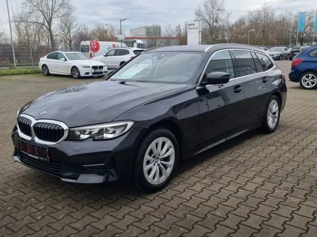 BMW 318 i A Advantage DAB LED WLAN Komfortzg. Shz 2022 Benzine