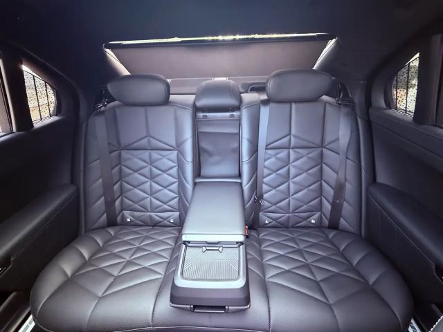 BMW 740
