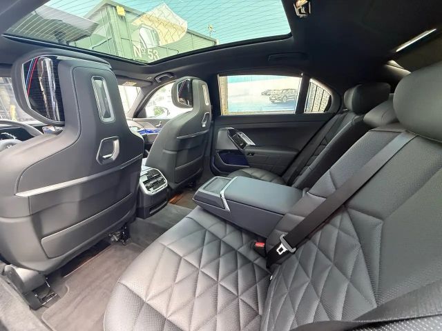 BMW 740