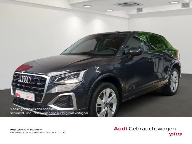 Audi Q2 40 TFSI quattro Navi LED Rückfahrkamera Leder 2023 Benzine