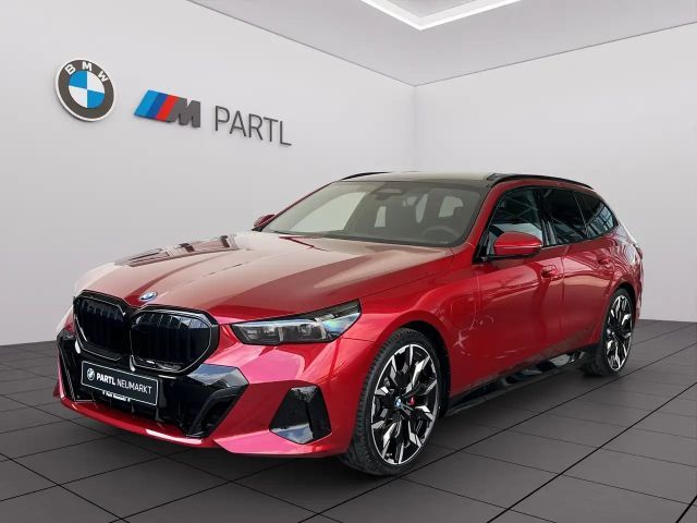 BMW 530 e xDrive Touring M-Pro ACC 360° AHK Pano H/K 2026 Hybride / Benzine