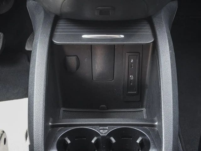 Mercedes-Benz V 220