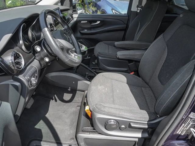 Mercedes-Benz V 220