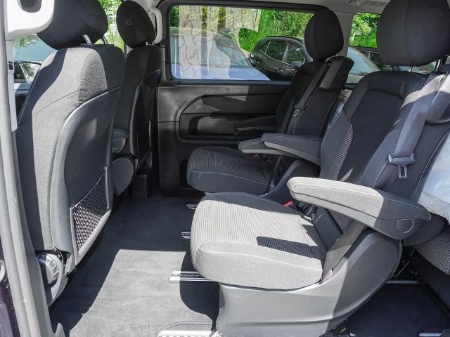 Mercedes-Benz V 220