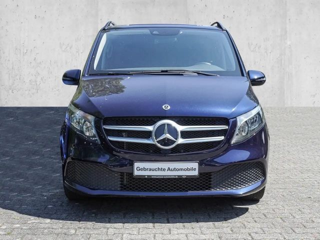 Mercedes-Benz V 220