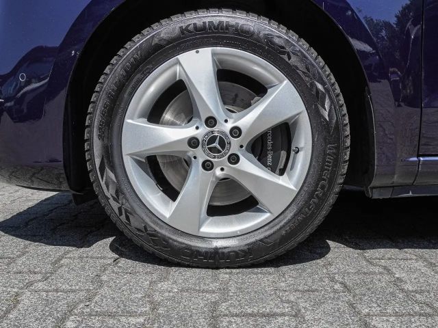 Mercedes-Benz V 220