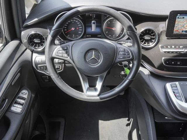 Mercedes-Benz V 220