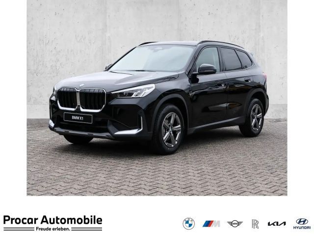 BMW X1 sDrive18i PANORAMA | LHZ | DA | TRAVELPAKET 2026 Benzine