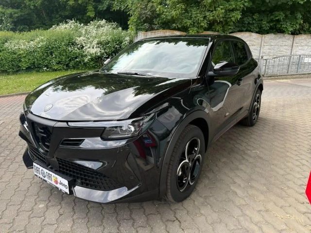 Alfa Romeo Junior Ibrida 1.2 VGT 48V-Hybrid 107 kW Speciale 2025 Benzine