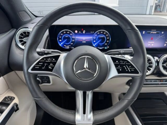 Mercedes-Benz EQB 300
