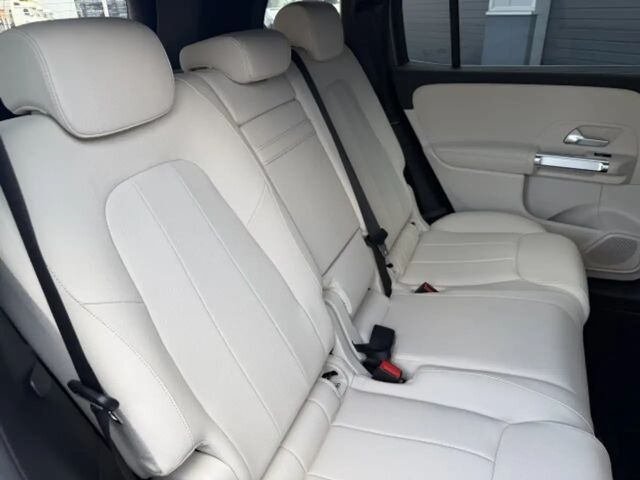 Mercedes-Benz EQB 300