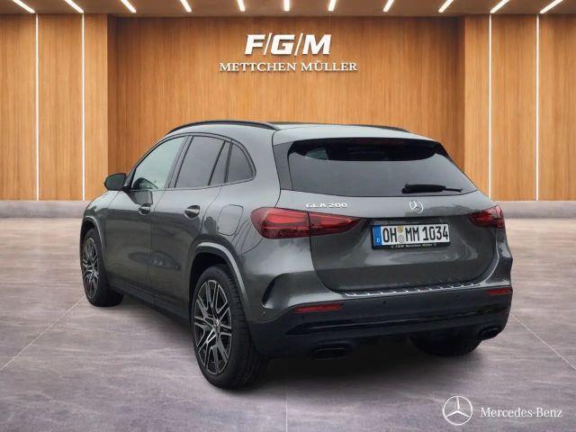 Mercedes-Benz GLA 200