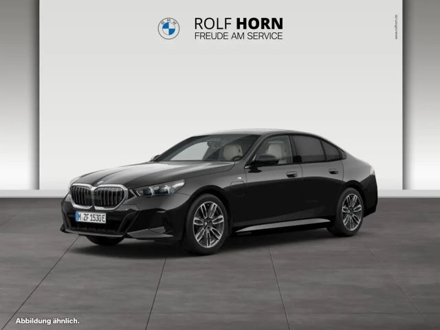 BMW 550 e xDrive Limousine M Sportpaket HeadUp h/k adLED 2025 Hybride / Benzine