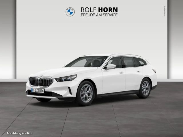 BMW 520 i Touring Navi RfKamera LED Driving Assistant 2025 Benzine