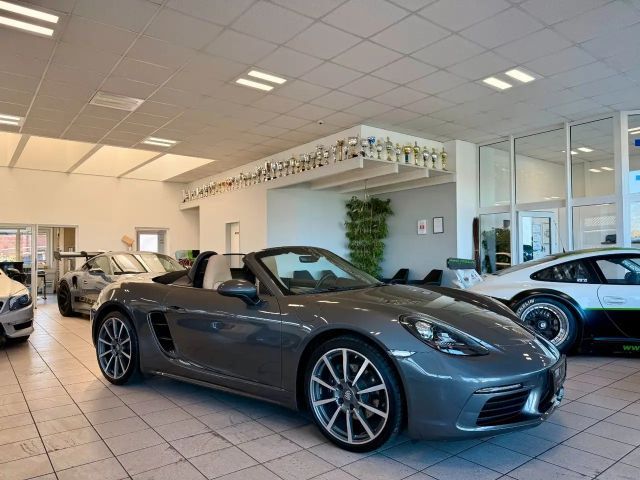 Porsche Boxster 718 Boxster 20"Zoll / BOSE / Bi-Color / PCM-Navi 2021 Benzine