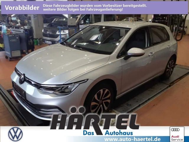 Volkswagen Golf 8 ACTIVE 1.0 ETSI DSG (+ACC-RADAR+NAVI) LED 2023 Benzine