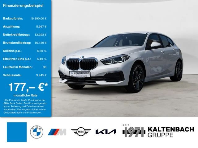 BMW 118 i Advantage NAVI PDC SHZ LED ALUFELGEN 2023 Benzine