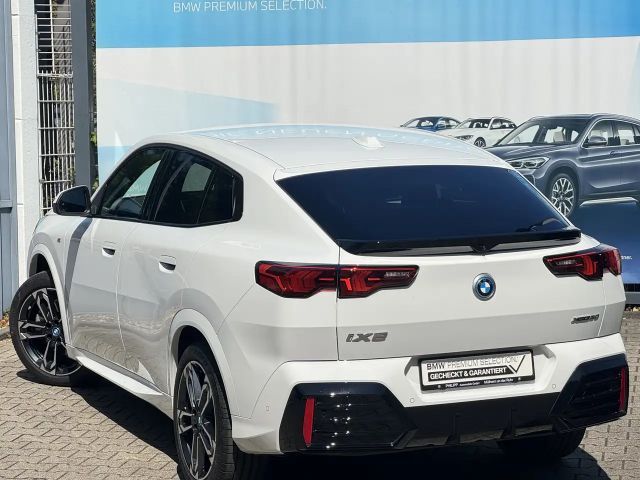 BMW iX2
