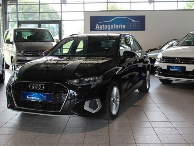 Audi A3 Sportback 30 TFSI advanced App DAB Key 2023 Benzine