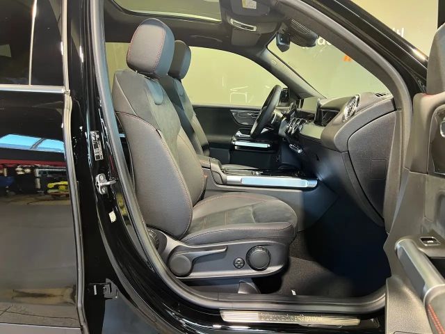 Mercedes-Benz GLB 220