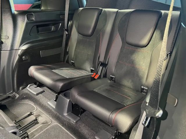Mercedes-Benz GLB 220