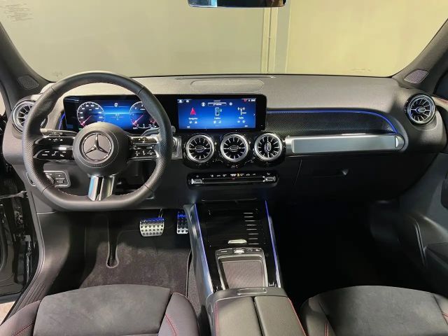 Mercedes-Benz GLB 220