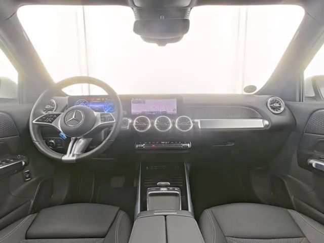 Mercedes-Benz EQB 250