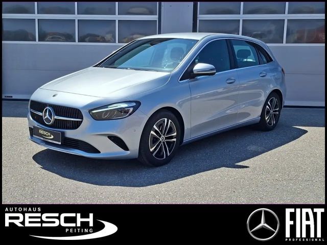 Mercedes-Benz B 180 Progressive Adv. WinterP/LED/Kam/VZ-Assist 2025 Benzine