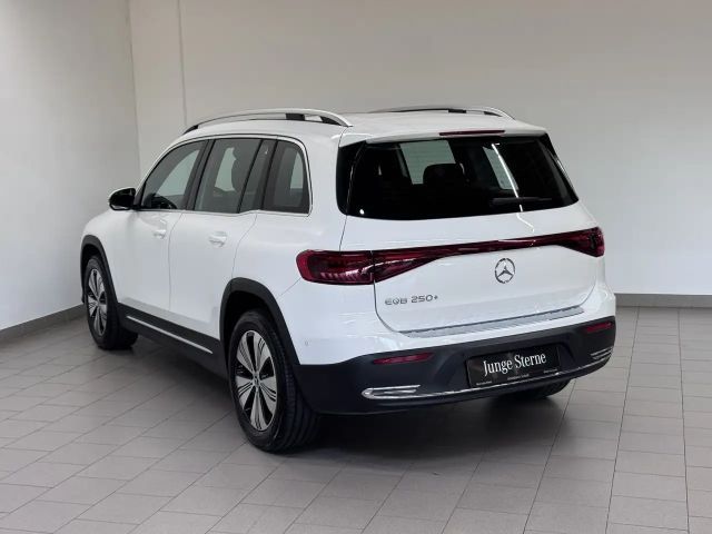 Mercedes-Benz EQB 250