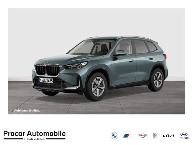 BMW X1 sDrive18i AHK RFK NAVI LED Sound Syst. DAB 2023 Benzine