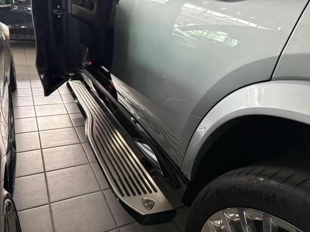 Mercedes-Benz GLS 600