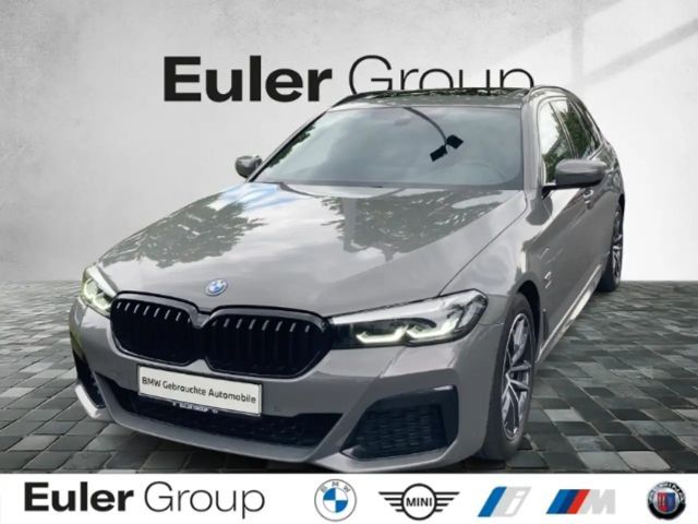 BMW 530 e Touring M-Sport Panorama HarmanKardon Komfortzug 2022 Hybride / Benzine
