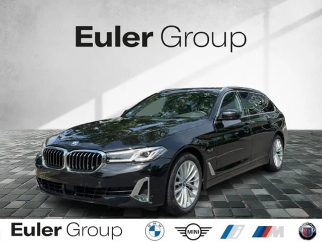 BMW 530 e xDrive Touring LuxuryLine HeadUp ACC Soundsystem 2022 Hybride / Benzine