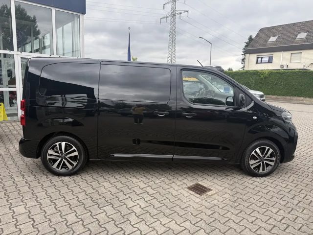 Peugeot Traveller